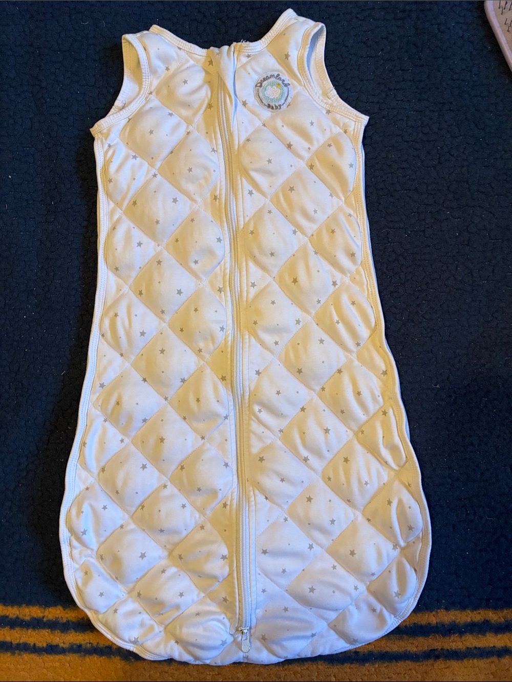 Dreamland baby Baby Sleeveless Quilted Sleep Sack - White Stars